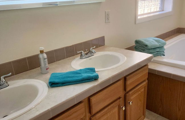 2900sqft villa near ski & snowboarding - Photo 29