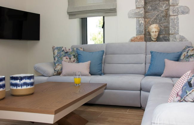 Elsa Villa by Elrin Villas Mani - Photo 8