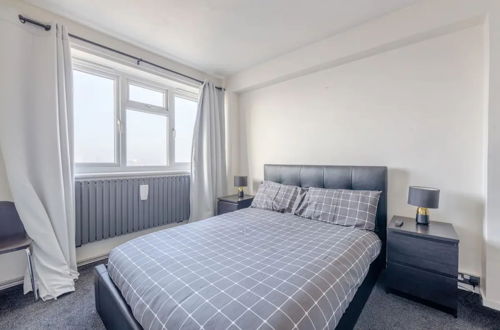 Photo 10 - Scenic and Unique 2 Bedroom - Hackney Central