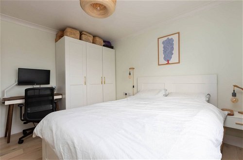 Foto 4 - Stylish and Light 1 Bedroom Flat Near Victoria Park