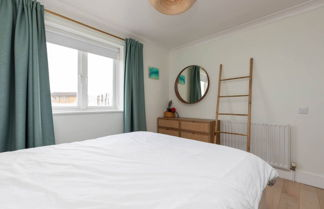 Foto 3 - Stylish and Light 1 Bedroom Flat Near Victoria Park