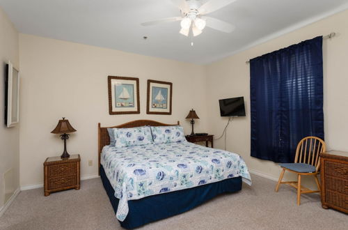 Photo 11 - Two Bedroom Condo - Short Walk to the Beach