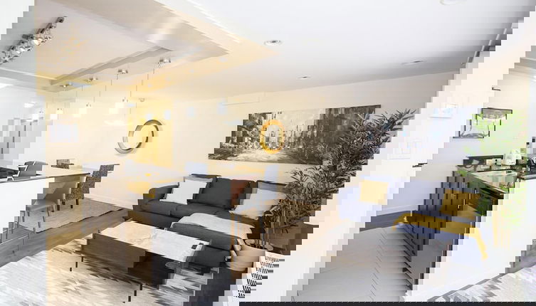 Photo 1 - Luxurious 1bdrm Apartment With Parking and Wi-fi