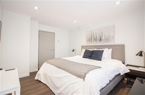 Photo 11 - Luxurious 1bdrm Apartment With Parking and Wi-fi