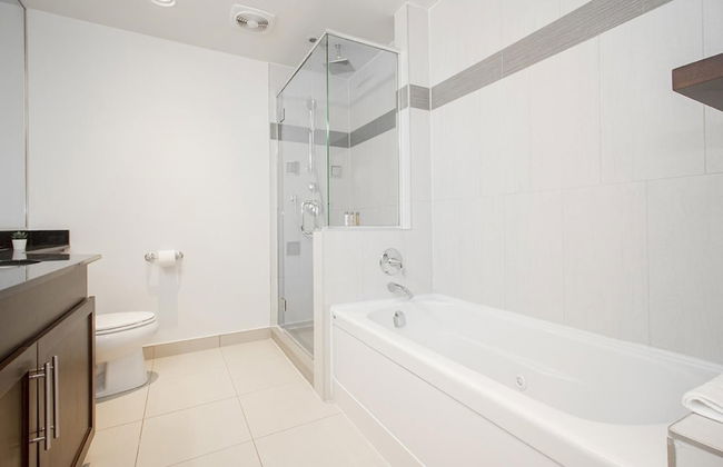 Luxurious 1bdrm Apartment With Parking and Wi-fi - Foto 8