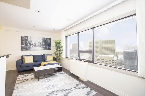 Photo 18 - Luxurious 1bdrm Apartment With Parking and Wi-fi