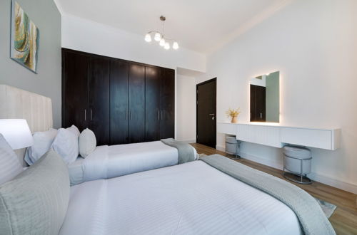Foto 10 - Maison Privee - High-Floor Trendy Apt w/ Marina, Palm & Ocean Vws