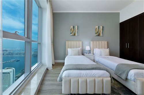 Foto 34 - Maison Privee - High-Floor Trendy Apt w/ Marina, Palm & Ocean Vws