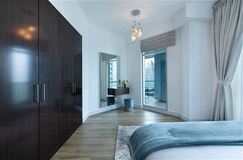 Foto 8 - Maison Privee - High-Floor Trendy Apt w/ Marina, Palm & Ocean Vws