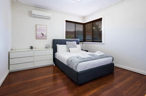 Photo 4 - Comfortable 2 Bedroom Home in Trendy Victoria Park