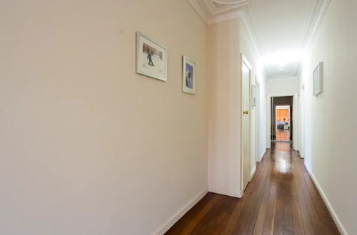 Photo 11 - Comfortable 2 Bedroom Home in Trendy Victoria Park