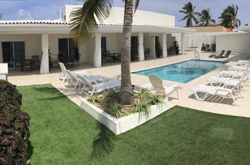Photo 11 - Palm Beach Stunning Villa 13-beds 10-baths -26ppl