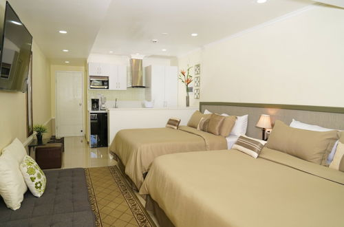 Photo 2 - Palm Beach Stunning Villa 13-beds 10-baths -26ppl