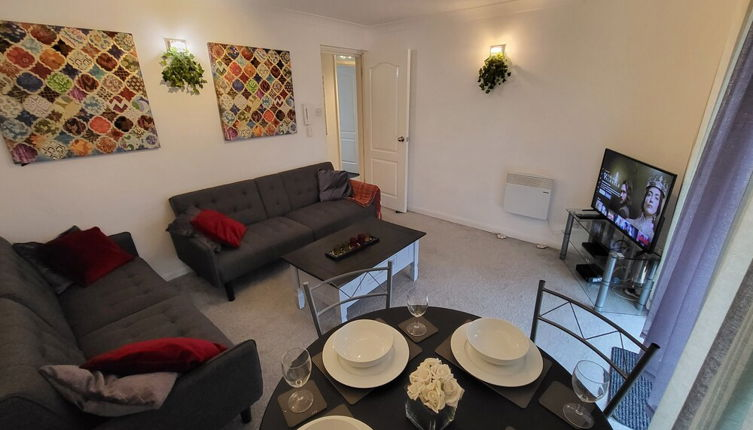 Foto 1 - Captivating 2-bed Apartment in Southend-on-sea
