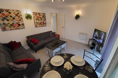 Foto 1 - Captivating 2-bed Apartment in Southend-on-sea