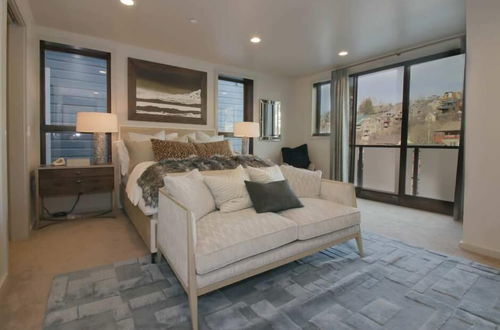 Photo 7 - Main Street Townhome by Lespri Management