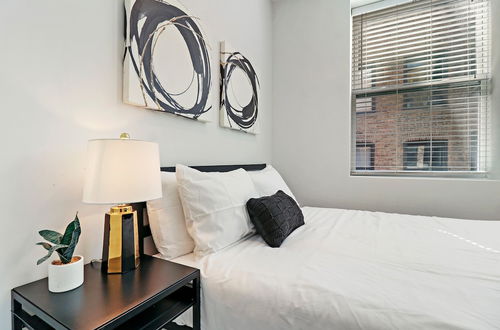 Foto 4 - Nice & Comfy Studio Apt in Uptown