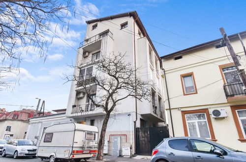 Photo 18 - Bohemian Apartment with balconies