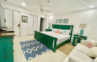 Photo 2 - 2 Bedroom At The Marbella Towers Beachfront