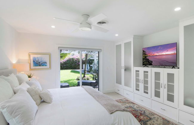 La Casa Blanca Minutes From the Beach! - Photo 5