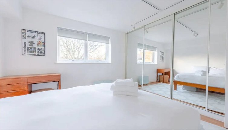 Foto 1 - Serene 1 Bedroom Flat Near Canary Wharf