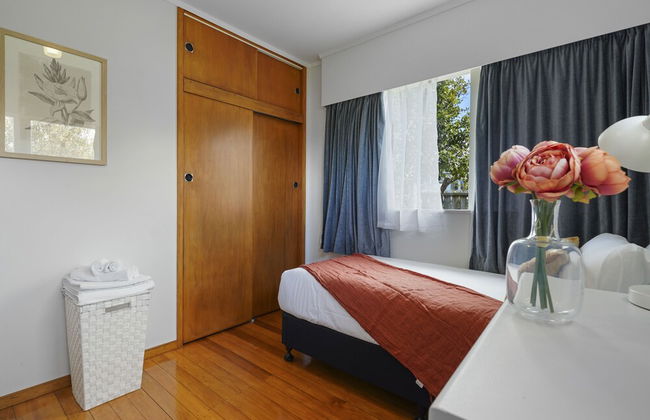 Dazzling Mairangi Bay Retreat Sea Views - Photo 12