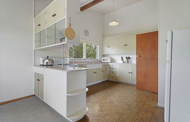 Dazzling Mairangi Bay Retreat Sea Views - Photo 22