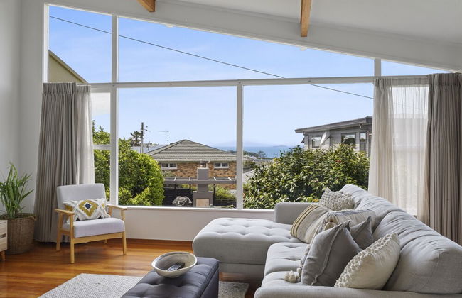 Dazzling Mairangi Bay Retreat Sea Views - Photo 27