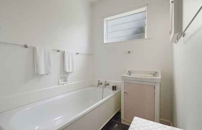 Dazzling Mairangi Bay Retreat Sea Views - Photo 34