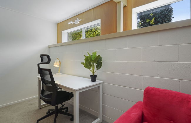 Dazzling Mairangi Bay Retreat Sea Views - Photo 2