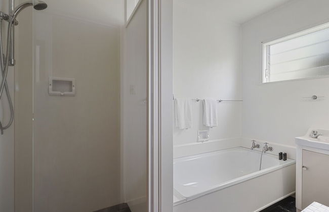 Dazzling Mairangi Bay Retreat Sea Views - Photo 33