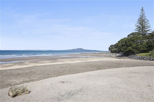 Photo 41 - Dazzling Mairangi Bay Retreat Sea Views