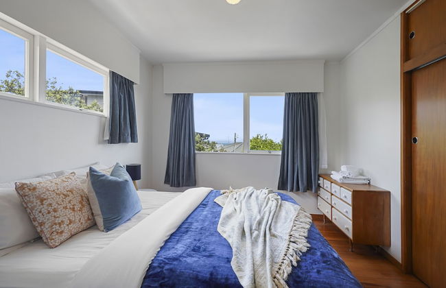 Dazzling Mairangi Bay Retreat Sea Views - Photo 4