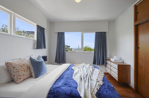 Foto 4 - Dazzling Mairangi Bay Retreat Sea Views