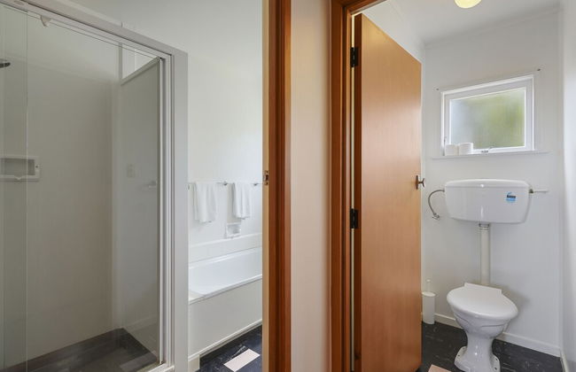 Dazzling Mairangi Bay Retreat Sea Views - Photo 32