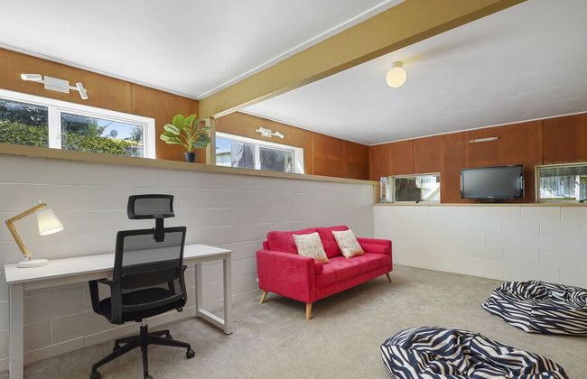 Dazzling Mairangi Bay Retreat Sea Views - Photo 16