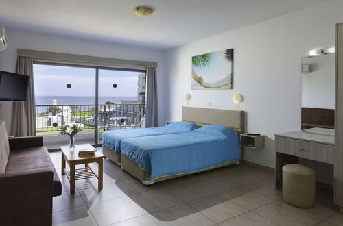 Photo 3 - PENELOPE BEACH HOTEL APTS