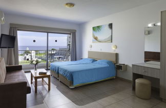 Photo 3 - PENELOPE BEACH HOTEL APTS