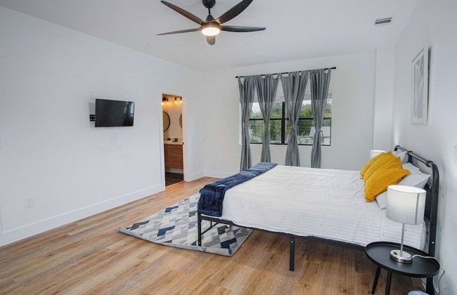 Amazing 3BR 2BA Only 5 Mins From Downtown - Photo 3