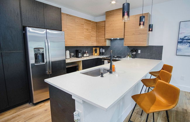 Amazing 3BR 2BA Only 5 Mins From Downtown - Photo 9