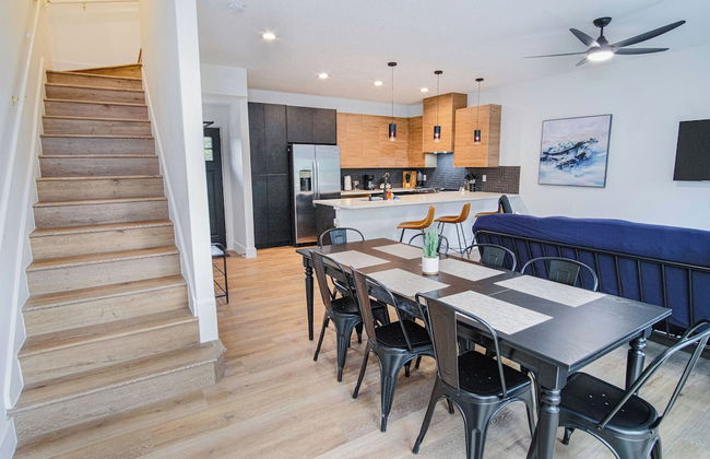 Amazing 3BR 2BA Only 5 Mins From Downtown - Photo 18