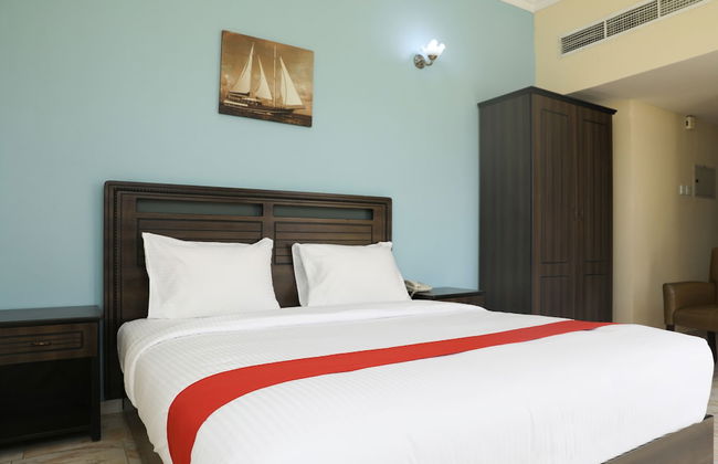 RUWI BEACH HOTEL APARTMENTS - Photo 8