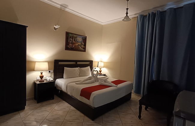 RUWI BEACH HOTEL APARTMENTS - Photo 26