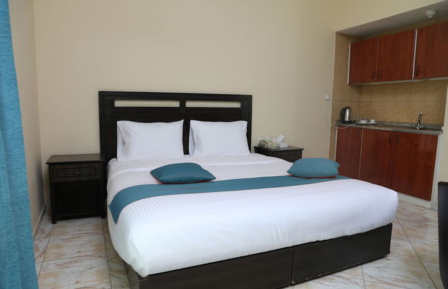 RUWI BEACH HOTEL APARTMENTS - Photo 9