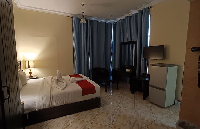 RUWI BEACH HOTEL APARTMENTS - Photo 22