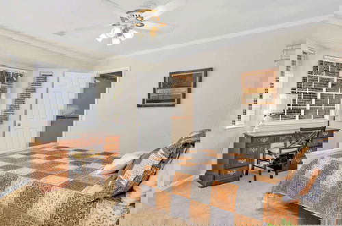 Foto 3 - Awesome Views, Game Room, Hot Tub and More!