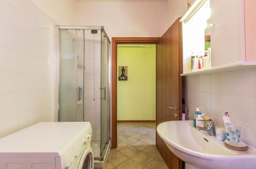 Photo 9 - Dossetti in Bologna With 1 Bedrooms and 1 Bathrooms
