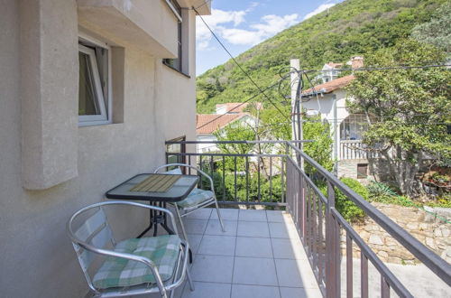 Foto 2 - Chic Studio Flat With Balcony Near Beach in Tivat