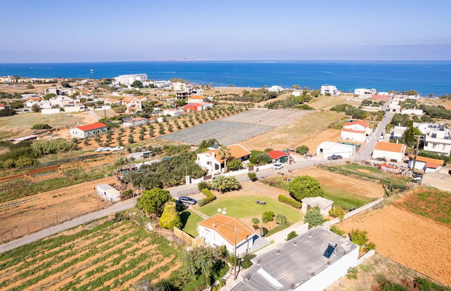 Theros Residence - Photo 19