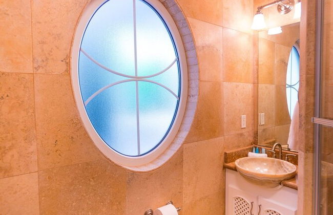 Lawson Rock - Angelfish 101 Studio Bedroom Condo by RedAwning - Photo 11